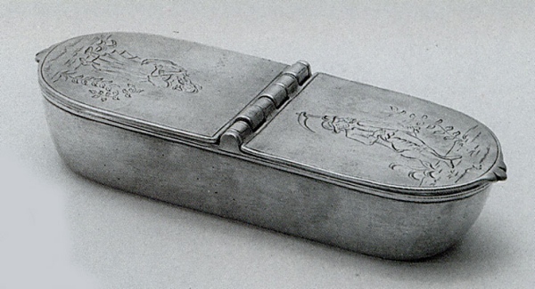 Traditional Pewter Box with lid