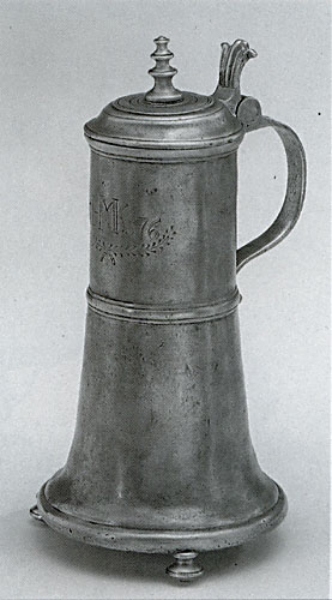 Traditional pewter tankard with lid