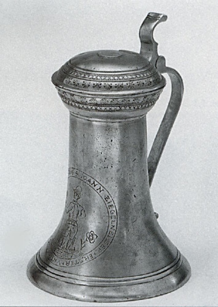 Traditional pewter tankard with lid