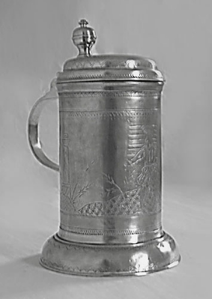 Traditional pewter tankard with lid
