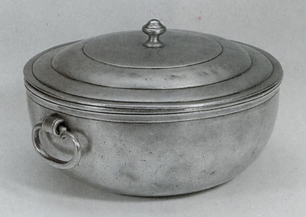 Pewter Bowl with lid 462