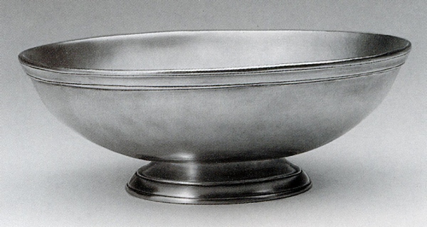 Traditional pewter round bowl low foot