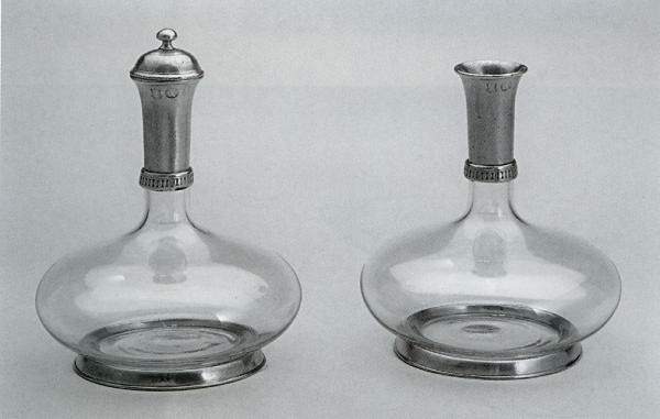 Traditional ships decanter with lid