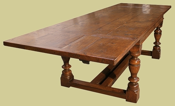 Oak Ext Table With Detachable Leaves 1