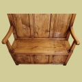 Oak box settle period style closed