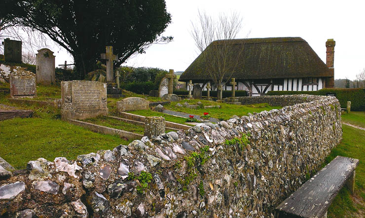 Alfriston Clergy House and adjoining churchyard of St Andrews (The Cathedral of the Downs
