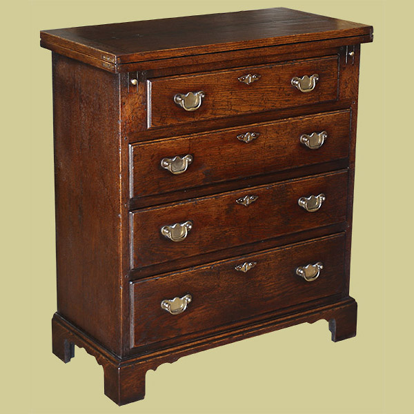 Period style oak bachelors chest of drawers