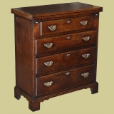 Period style oak bachelors chest of drawers