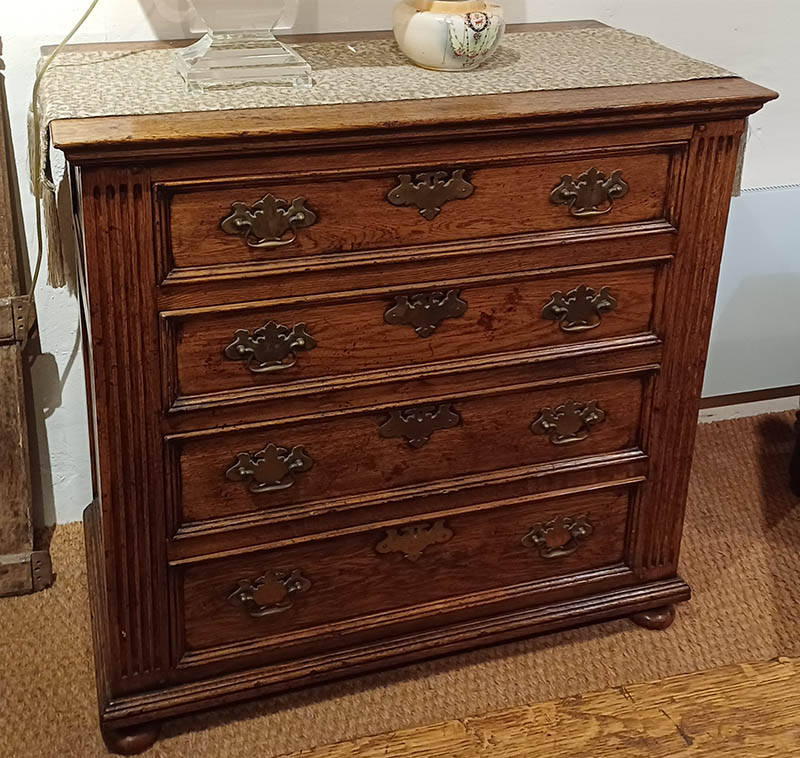 Period style oak chest of drawers